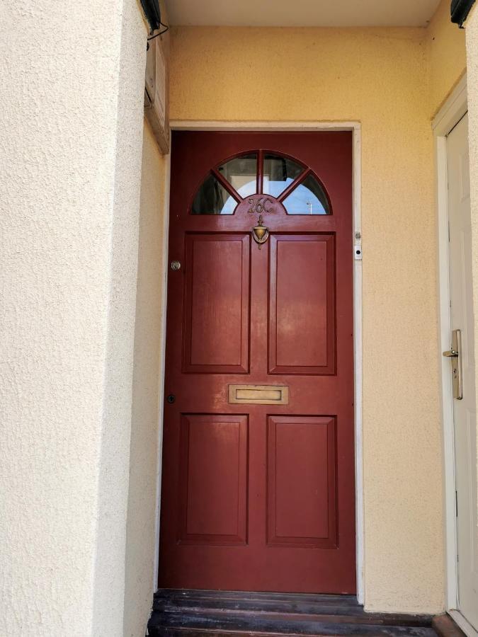2 Bed Apt W/ Private Parking Close To Town Centre Huntingdon Exterior photo